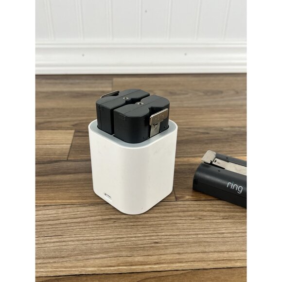 RING Charging Station only for Quick Release Battery Pack 5AT3S6 W/ 3 BATTERIES - Picture 4 of 12